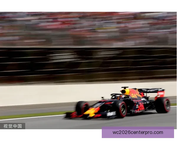 F1赛季精彩回顾 红牛领跑车队表现亮眼 汉密尔顿与维斯塔潘竞争激烈